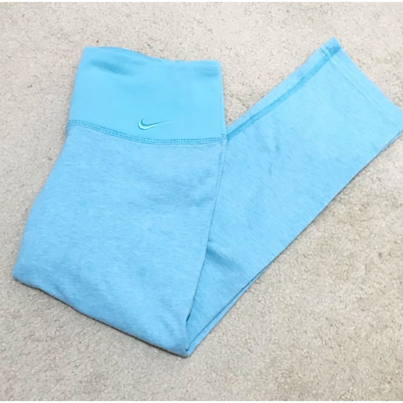 🔥EUC NIKE BEAUTIFUL SPRING TEAL COLOR SUPER CUTE DRI-FIT CAPRI’S SWOOSH SIGN 🔝 - Picture 5 of 6